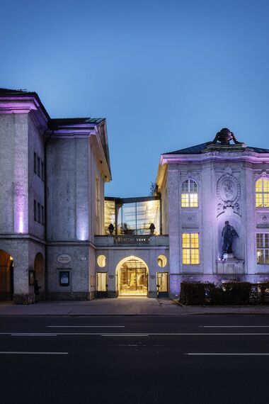 unico Deuren - The new foyers at Mozarteum, Salzburg located in Salzburg, Oostenrijk