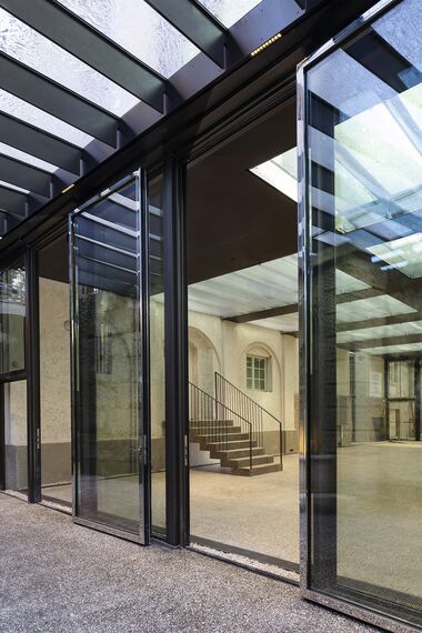 unico Deuren - The new foyers at Mozarteum, Salzburg located in Salzburg, Oostenrijk