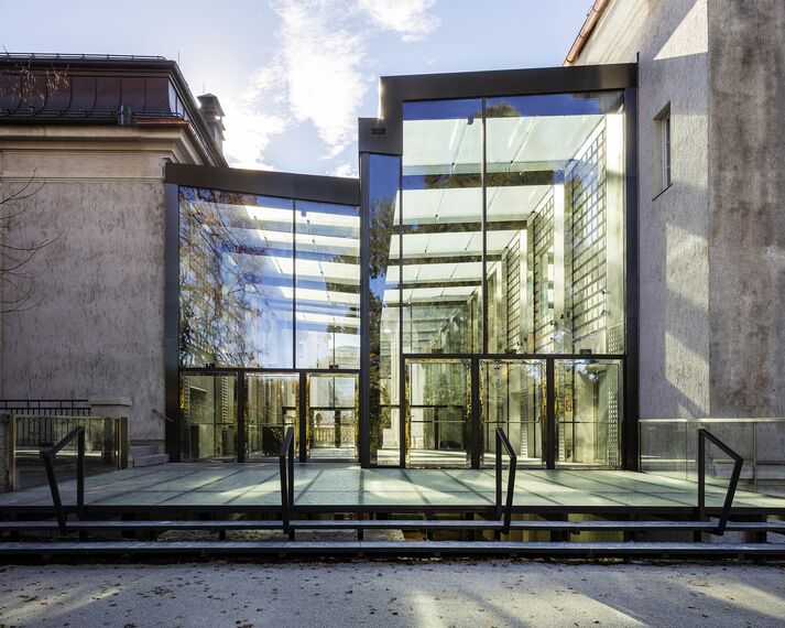 unico Deuren - The new foyers at Mozarteum, Salzburg located in Salzburg, Oostenrijk