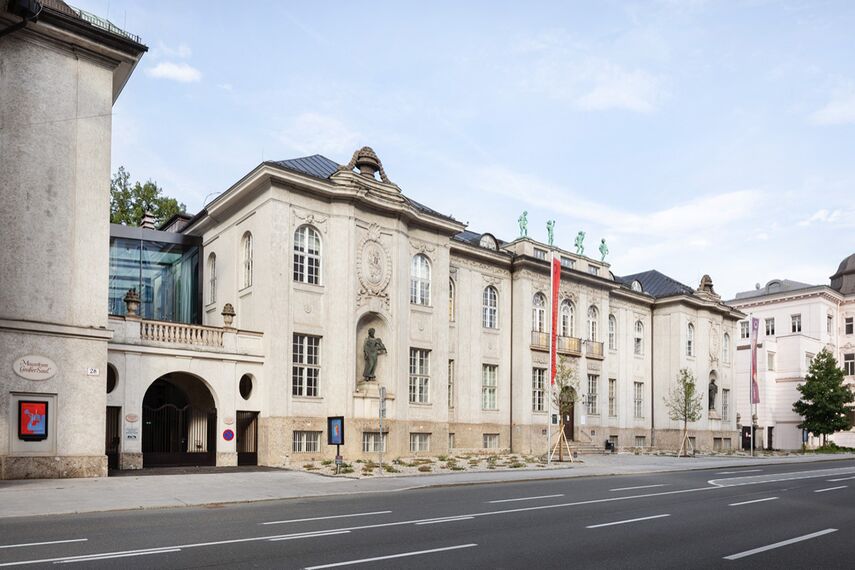 unico Deuren - The new foyers at Mozarteum, Salzburg located in Salzburg, Oostenrijk