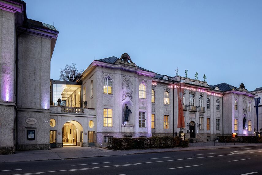 unico Deuren - The new foyers at Mozarteum, Salzburg located in Salzburg, Oostenrijk