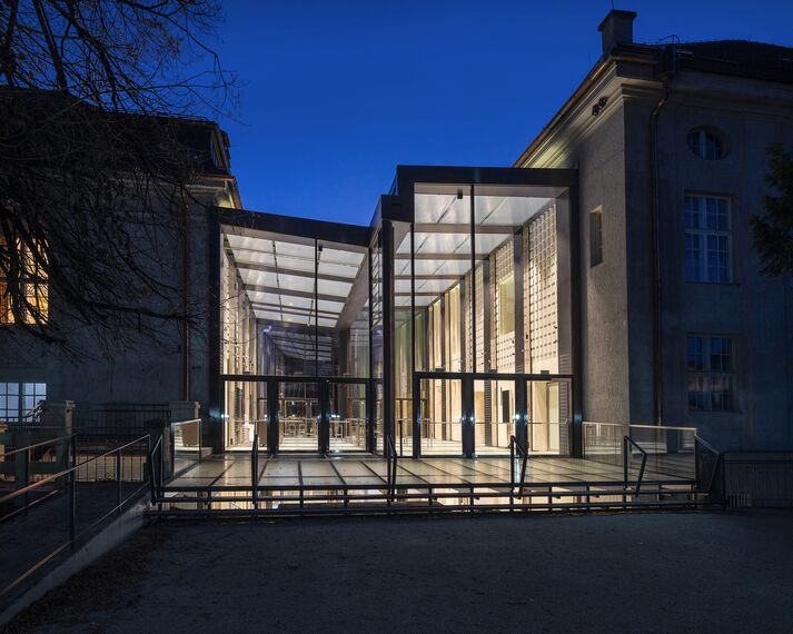 unico Deuren - The new foyers at Mozarteum, Salzburg located in Salzburg, Oostenrijk