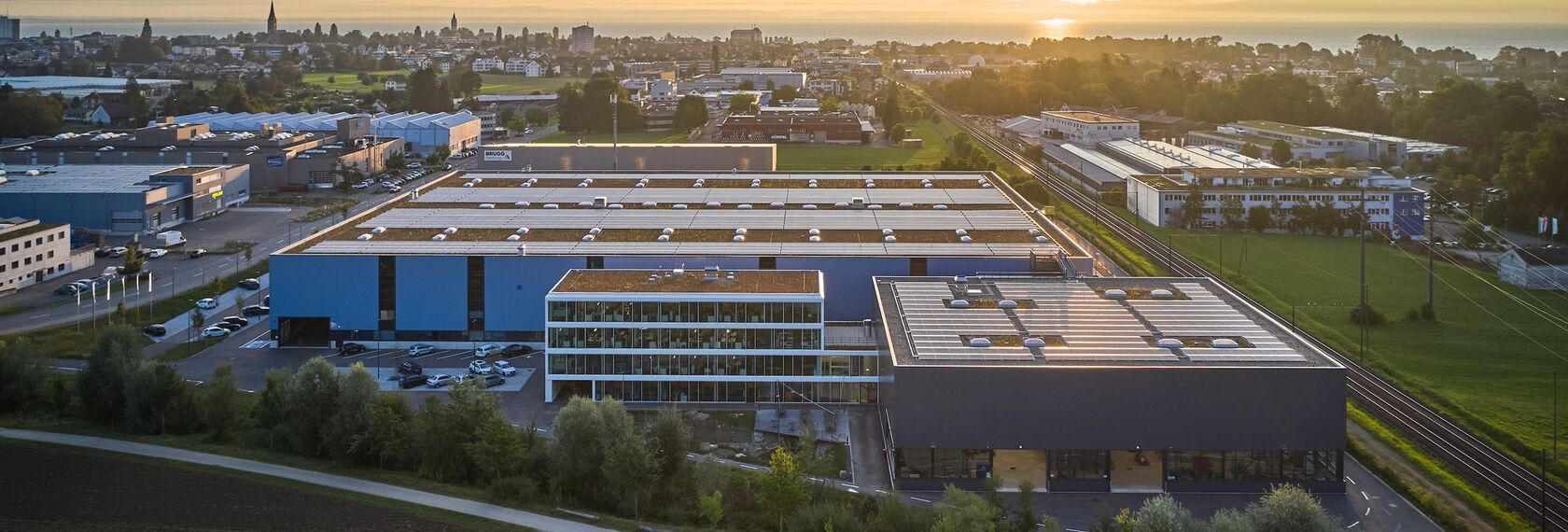 unico Ramen, fuego light Deuren, thermfix vario Vliesgevels, unico Deuren, fuego light Schuifsystemen, unico Schuifsystemen and presto xs Deuren - Forster Campus, Romanshorn located in Romanshorn, Zwitserland